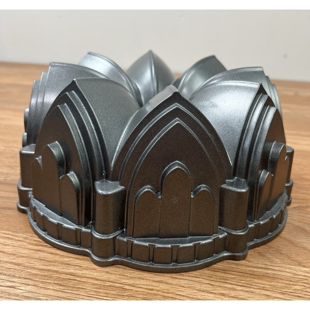 Nordic Ware Cathedral Bundt Cake Pan Non Stick Cast Aluminum 10 Cup Made in USA